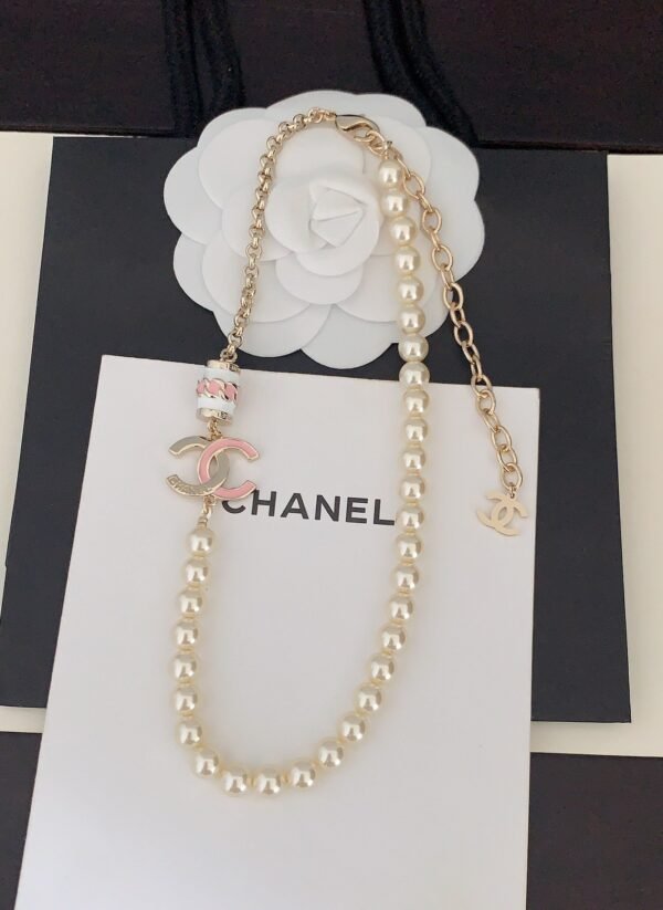 Chanel latest pearl necklace