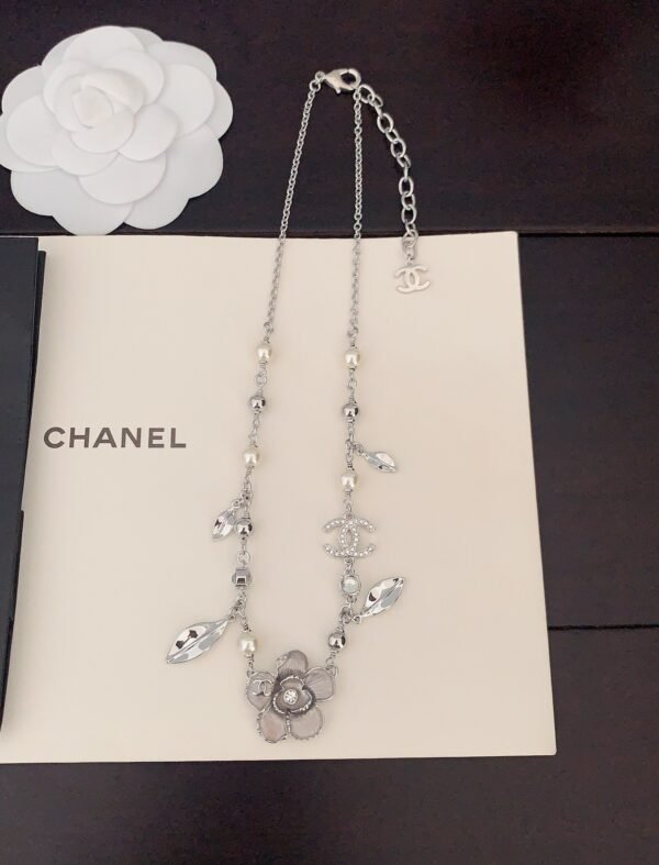 Chanel Camellia series necklace