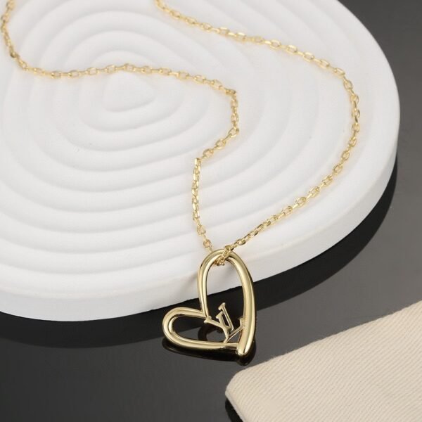 Louis Vuitton Heart Peach Necklace Autumn New Collection