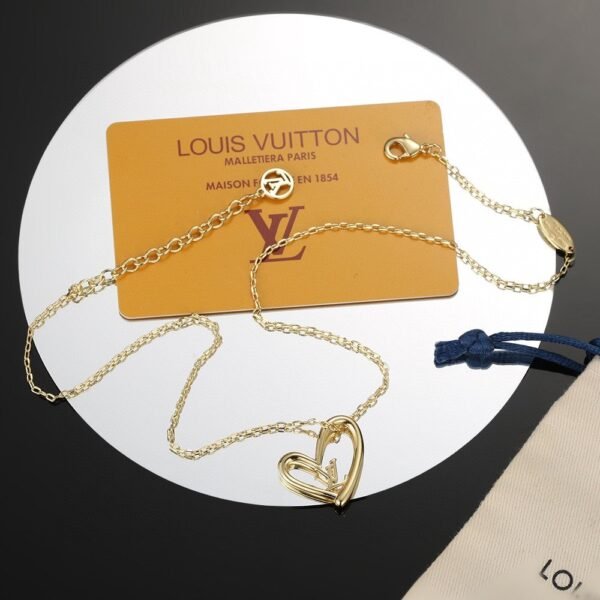 Louis Vuitton Heart Peach Necklace Autumn New Collection