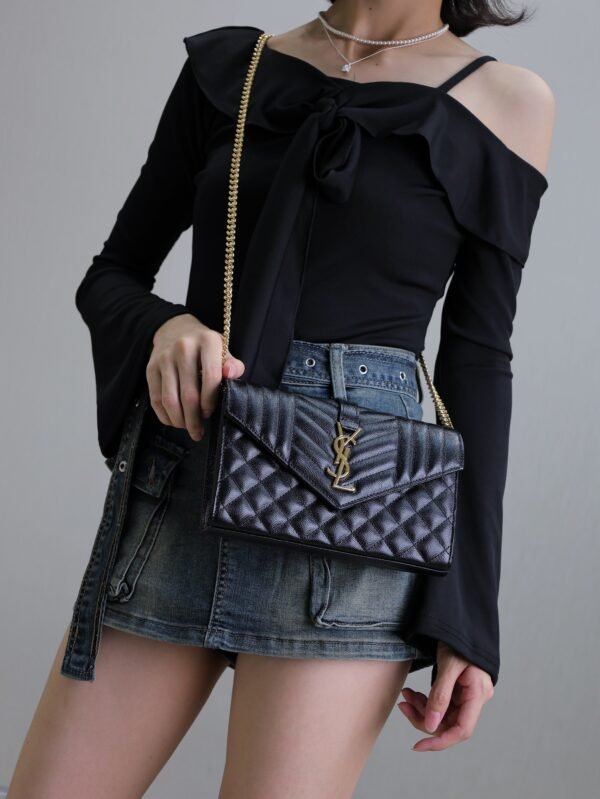 YSL BAG Envelope_Caviar Grain Envelope