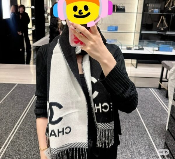 Chanel scarf 184x34cm