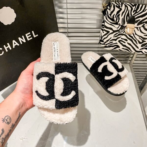 Chanel flat plush slippers