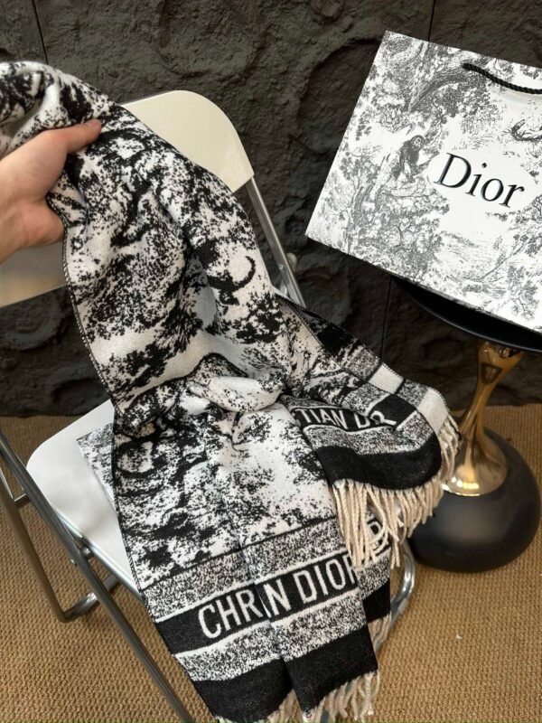 DIOR Autumn and Winter Scarf