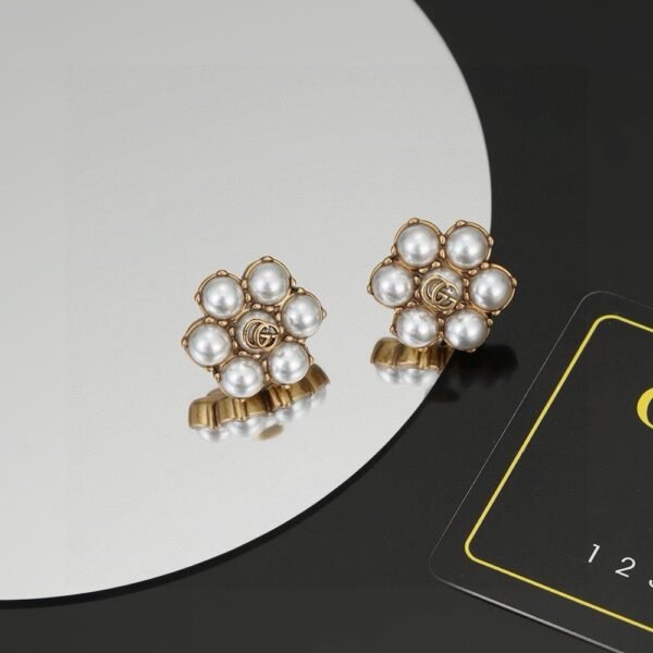 Gucci  releases new double G earrings