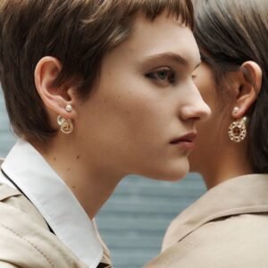 i1727233646_1179_3.jpg DIOR Golden letter JADIOR earring