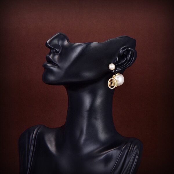 DIOR Golden letter JADIOR earring