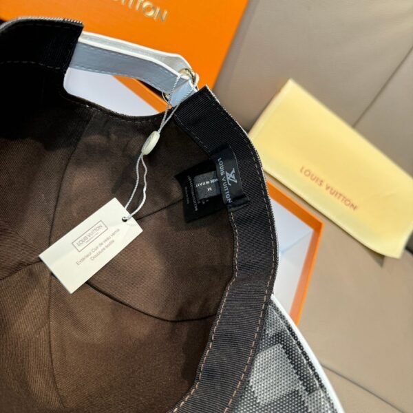 LOUIS VUITTON original checkerboard baseball cap