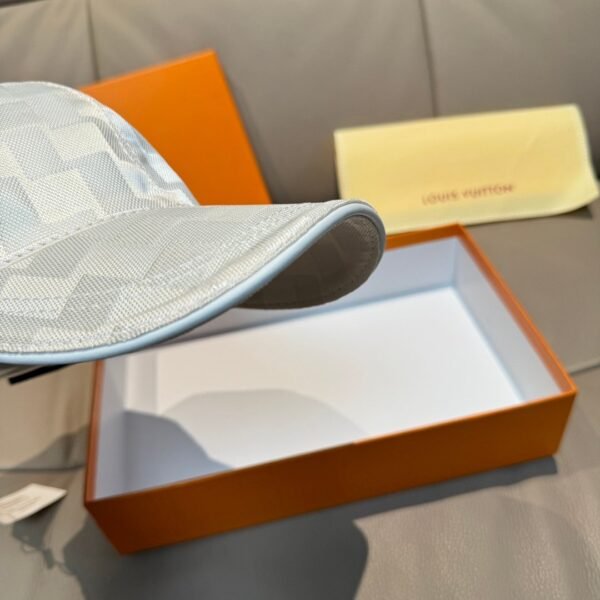 LOUIS VUITTON original checkerboard baseball cap