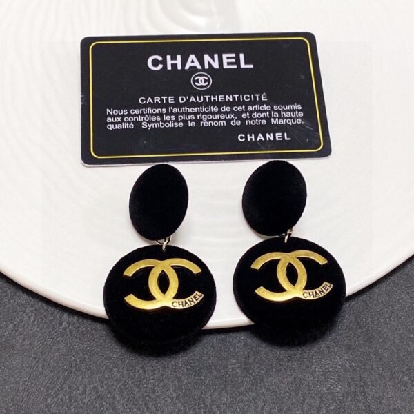 CHANEL Letter Double C Autumn/Winter Plush Earstuds