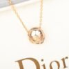 DIOR The high-end version of the rose necklace is made entirely of 925 silver and electroplated with thick gold