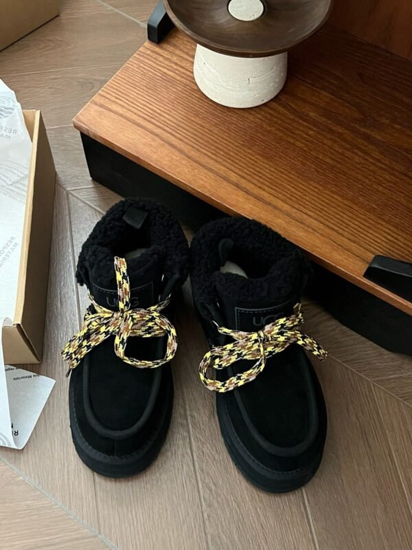 UGG autumn and winter new products increase the height of the thick bottom lace-up short boots lining wool material