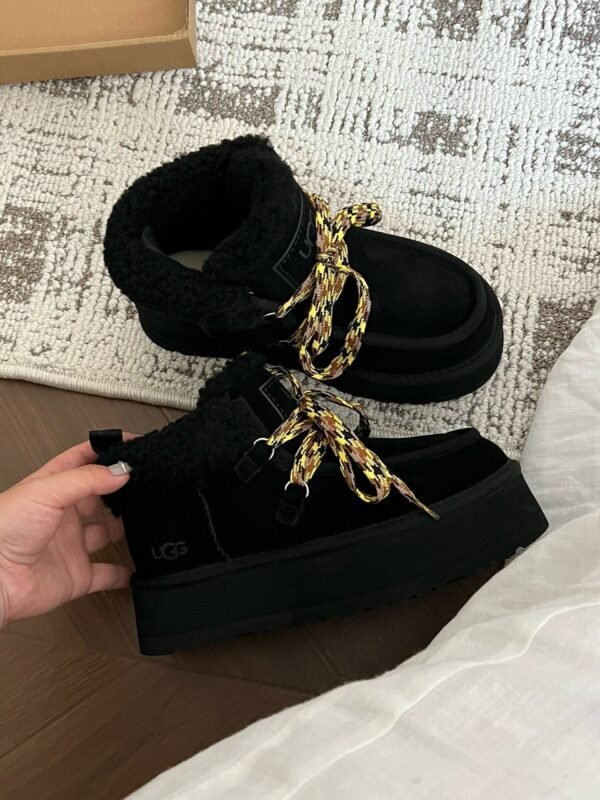 UGG autumn and winter new products increase the height of the thick bottom lace-up short boots lining wool material