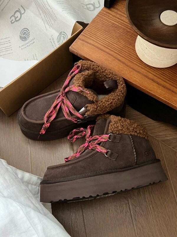UGG autumn and winter new products increase the height of the thick bottom lace-up short boots lining wool material