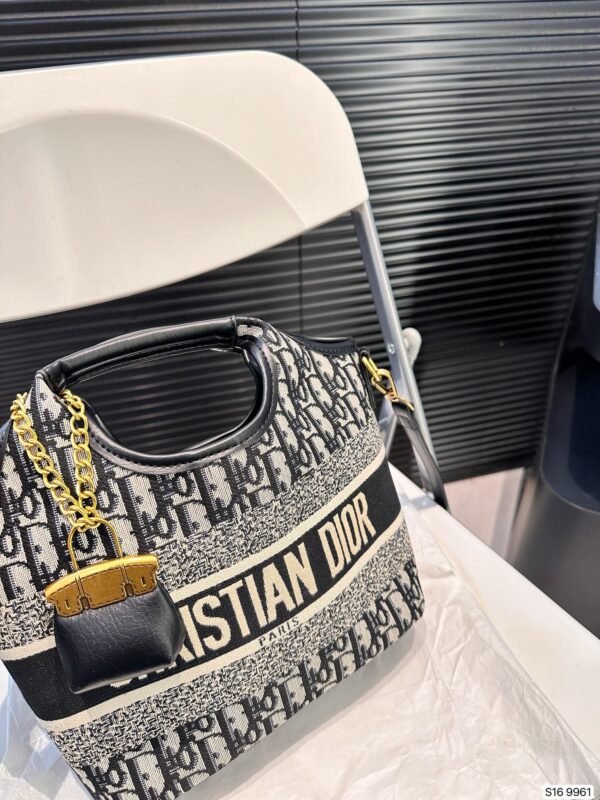 DIOR Bucket Bag