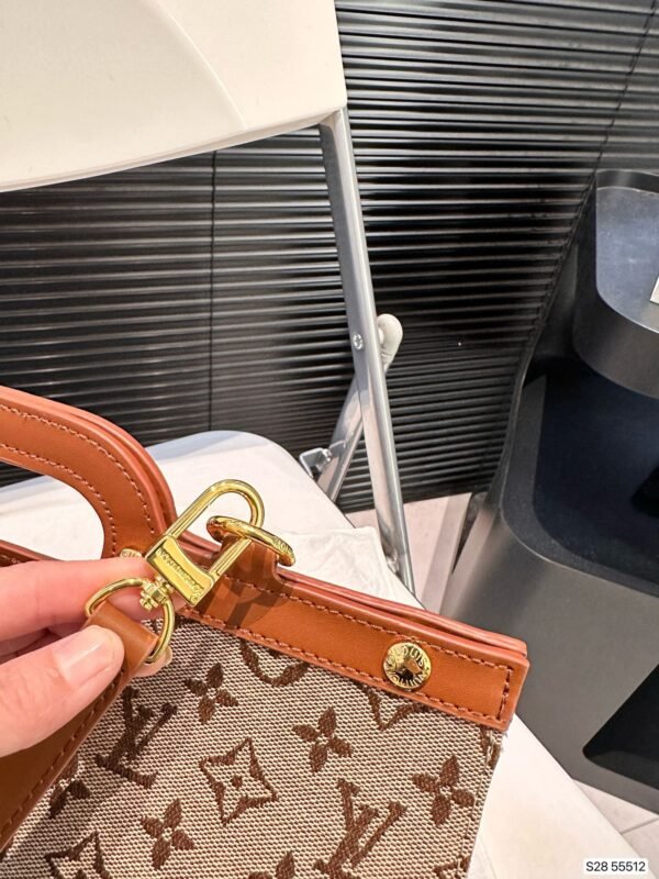 Louis Vuitton Shoulder Bag