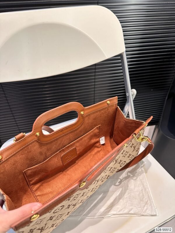 Louis Vuitton Shoulder Bag