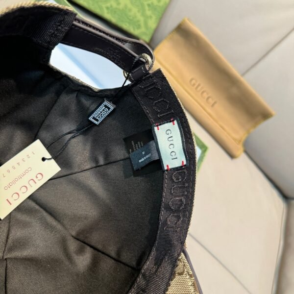 Louis Vuitton original single embroidered baseball cap