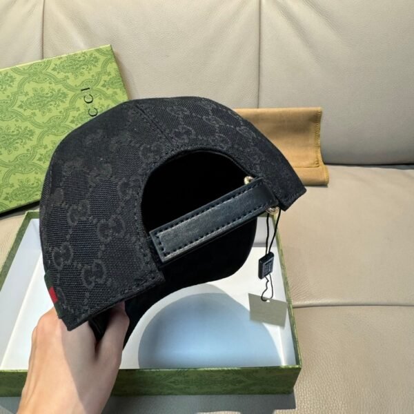 Louis Vuitton original single embroidered baseball cap