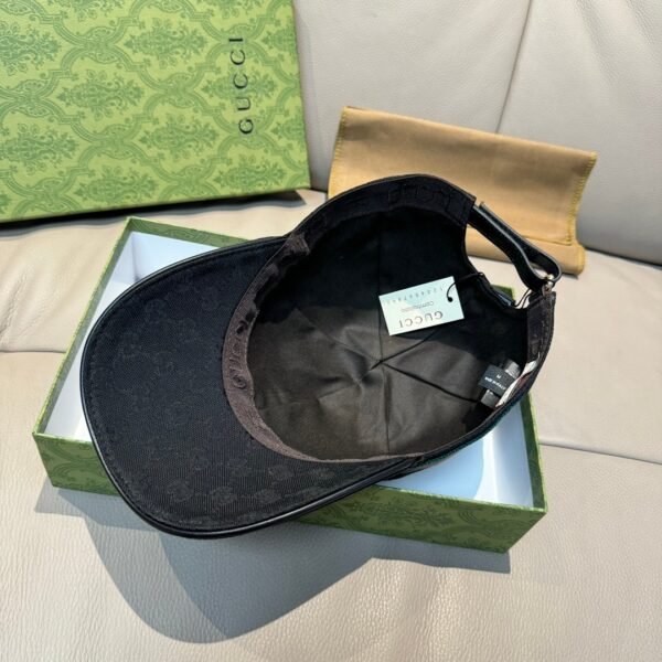 Louis Vuitton original single embroidered baseball cap