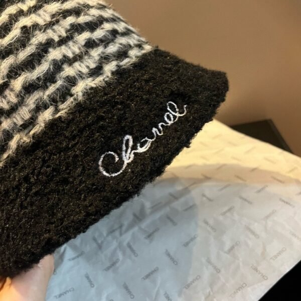 Chanel winter wool hat