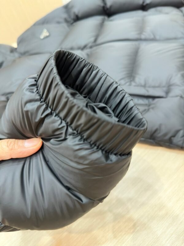 PRADA Autumn and winter new down jacket original 1:1 Premium Made of top grade 95% duck down, super soft M-XXXL
