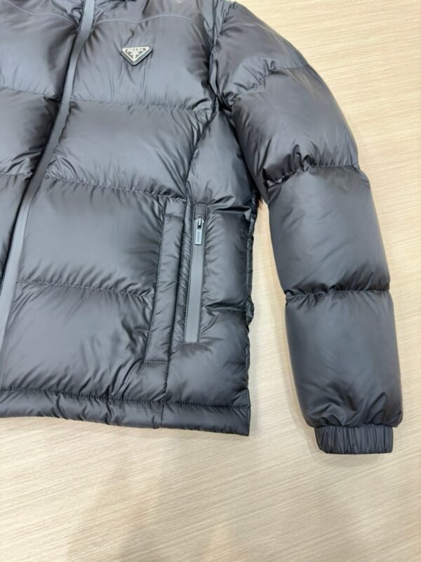 PRADA Autumn and winter new down jacket original 1:1 Premium Made of top grade 95% duck down, super soft M-XXXL