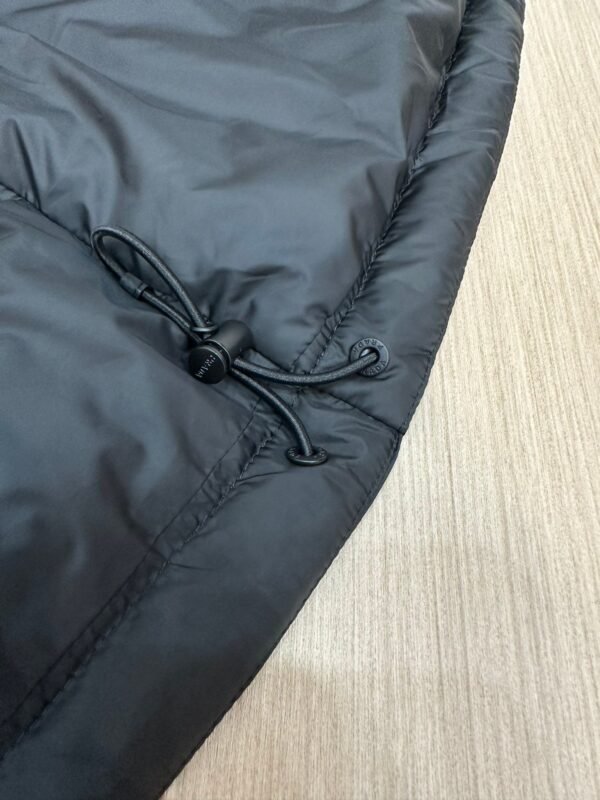 PRADA Autumn and winter new down jacket original 1:1 Premium Made of top grade 95% duck down, super soft M-XXXL