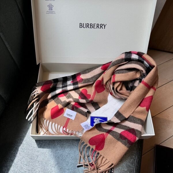 Burberry scarf Classic cashmere♥️heart 30x168cm 100% wool blend