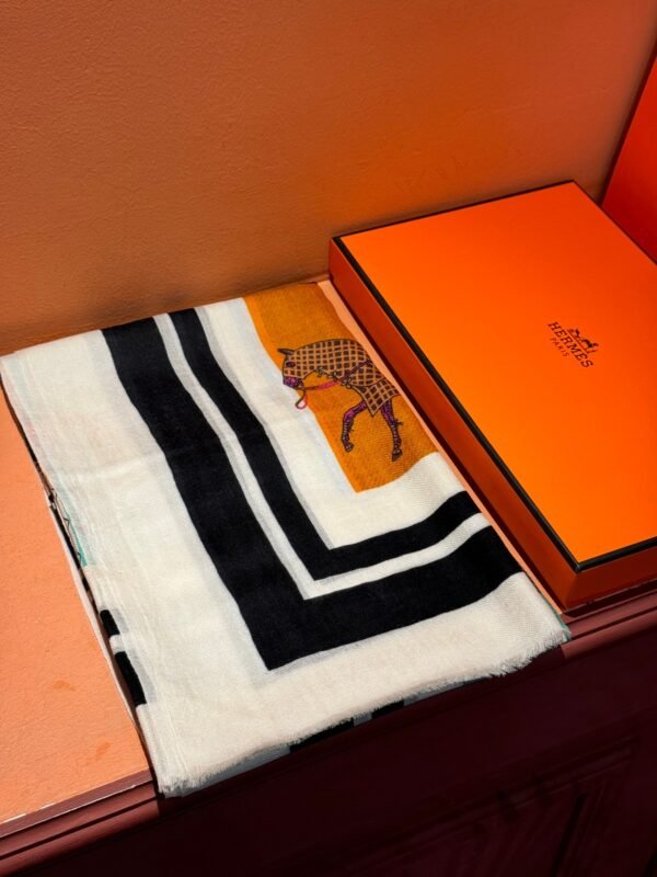 Hermès cashmere scarf 100% selected pure cashmere Official website 1:1 version, high-end scarf 110X200CM