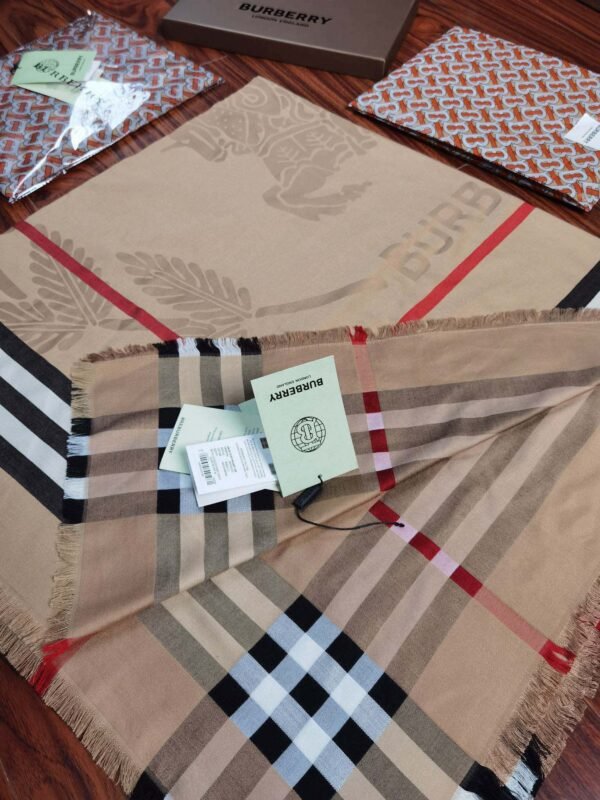 Burberry Classic camel square scarf advanced version 200 high-end square scarf 140X140cm