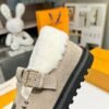 Louis Vuitton new autumn and winter Birkenstocks have a high-end wool lining