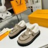Louis Vuitton new autumn and winter Birkenstocks have a high-end wool lining