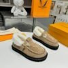 Louis Vuitton new autumn and winter Birkenstocks have a high-end wool lining