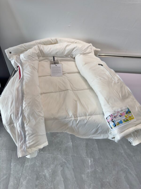 Moncler Solid color hooded short warm down jacket