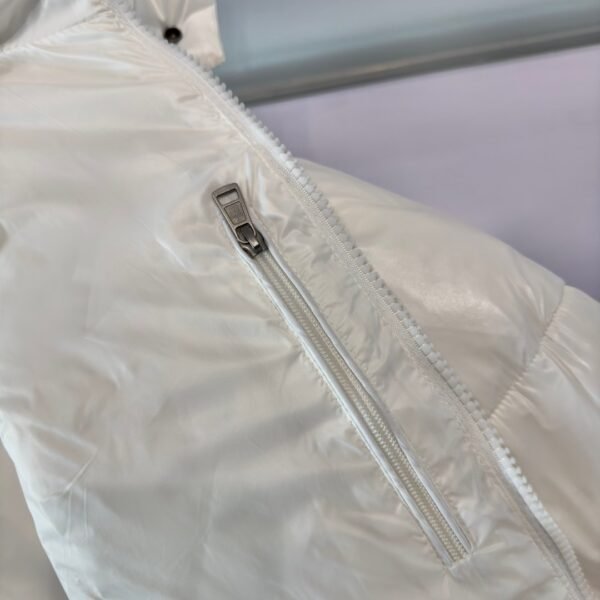 Moncler Solid color hooded short warm down jacket