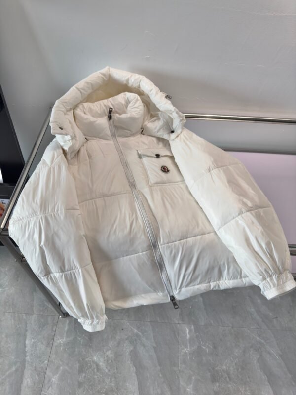 Moncler Solid color hooded short warm down jacket