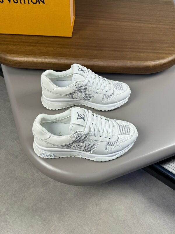 Louis Vuitton high-end men’s casual sports shoes