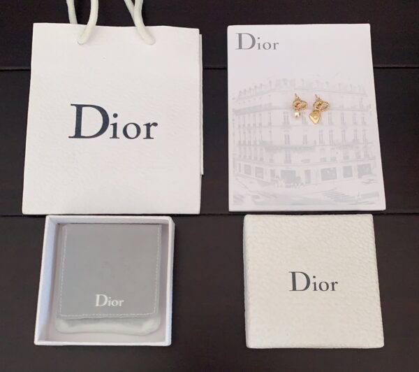 DIOR  New Heart Asymmetrical Earrings CD