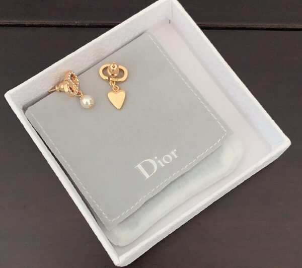 DIOR  New Heart Asymmetrical Earrings CD