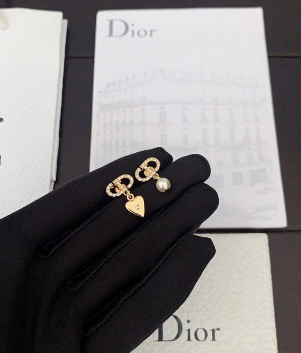 DIOR  New Heart Asymmetrical Earrings CD