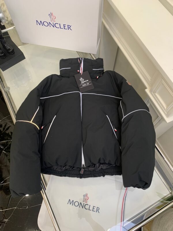 Moncler New Autumn and Winter Klais Women’s Stand Collar Short Down Jacket Reflective down jacket