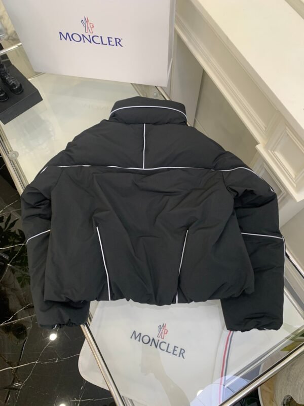 Moncler New Autumn and Winter Klais Women’s Stand Collar Short Down Jacket Reflective down jacket