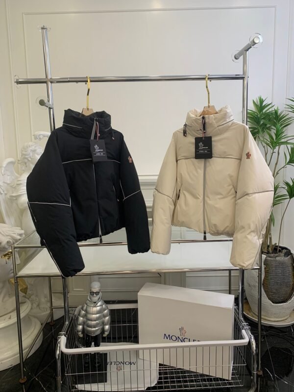 Moncler New Autumn and Winter Klais Women’s Stand Collar Short Down Jacket Reflective down jacket