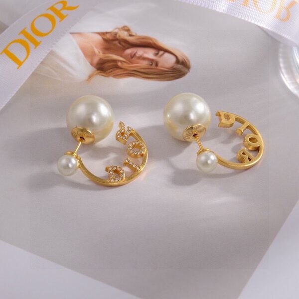DIOR Pearl Earrings CD  Premium Edition