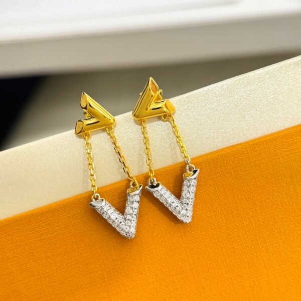 Louis Vuitton Classic V Half Diamond Two-tone Earrings Premium 1:1