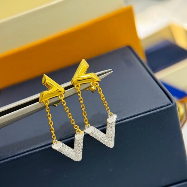 Louis Vuitton Classic V Half Diamond Two-tone Earrings Premium 1:1