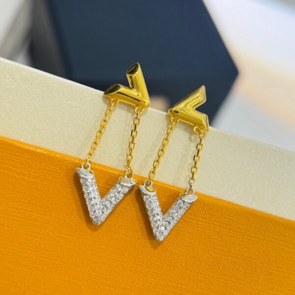 Louis Vuitton Classic V Half Diamond Two-tone Earrings Premium 1:1