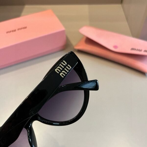 miumiu New style sunglasses cat glasses