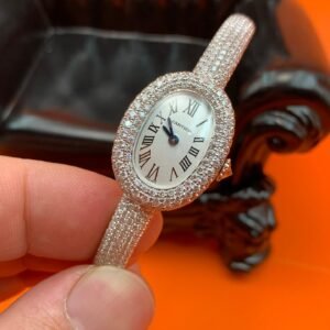 Cartier Bathtub Series Quartz Bracelet Women’s Watch The entire watch is inlaid with 552 Moissanite diamonds totaling 5 carats